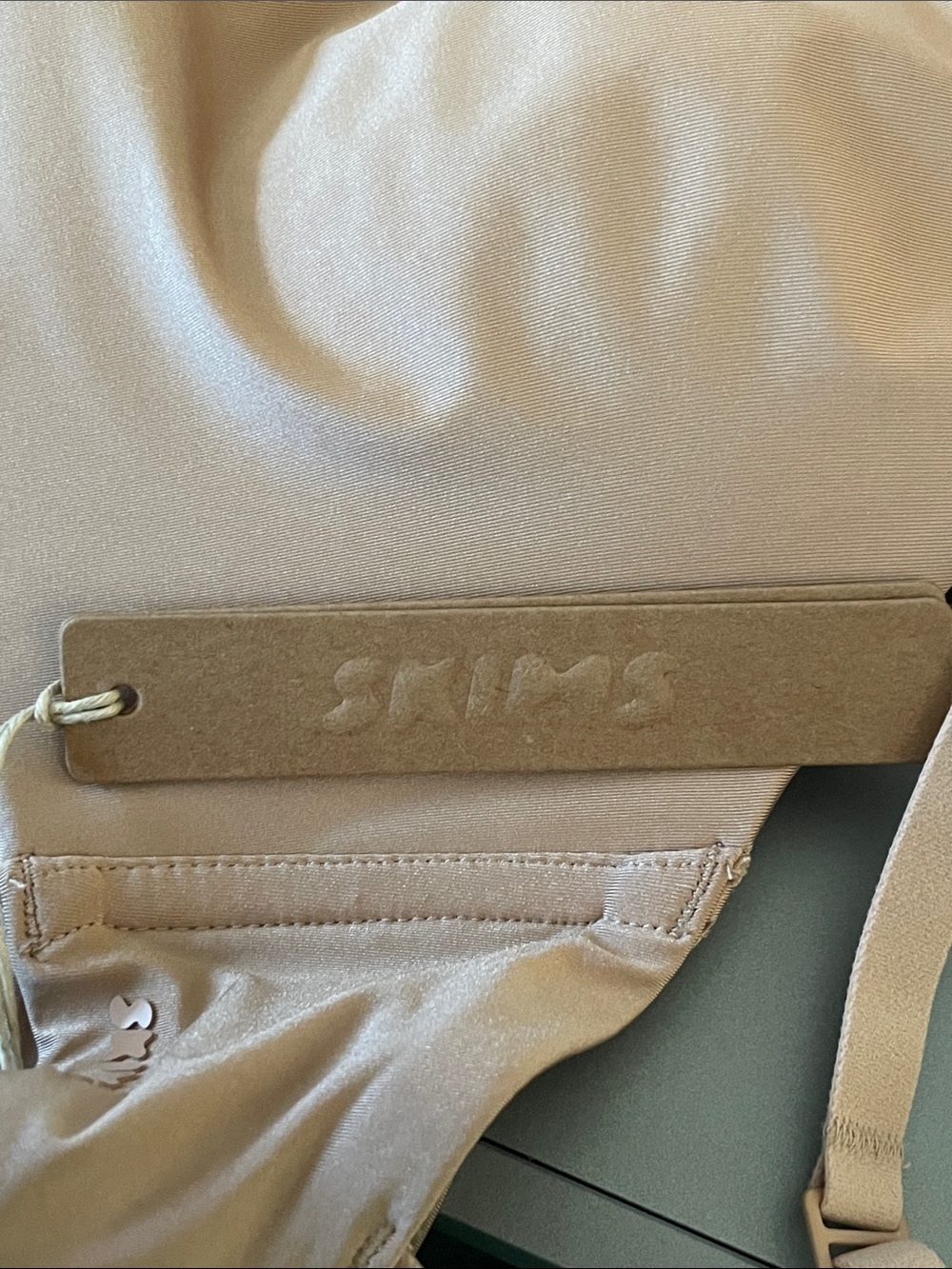 SKIMS Wireless Form Clay T-Shirt Bra Size 32DD - Picture 6 of 14